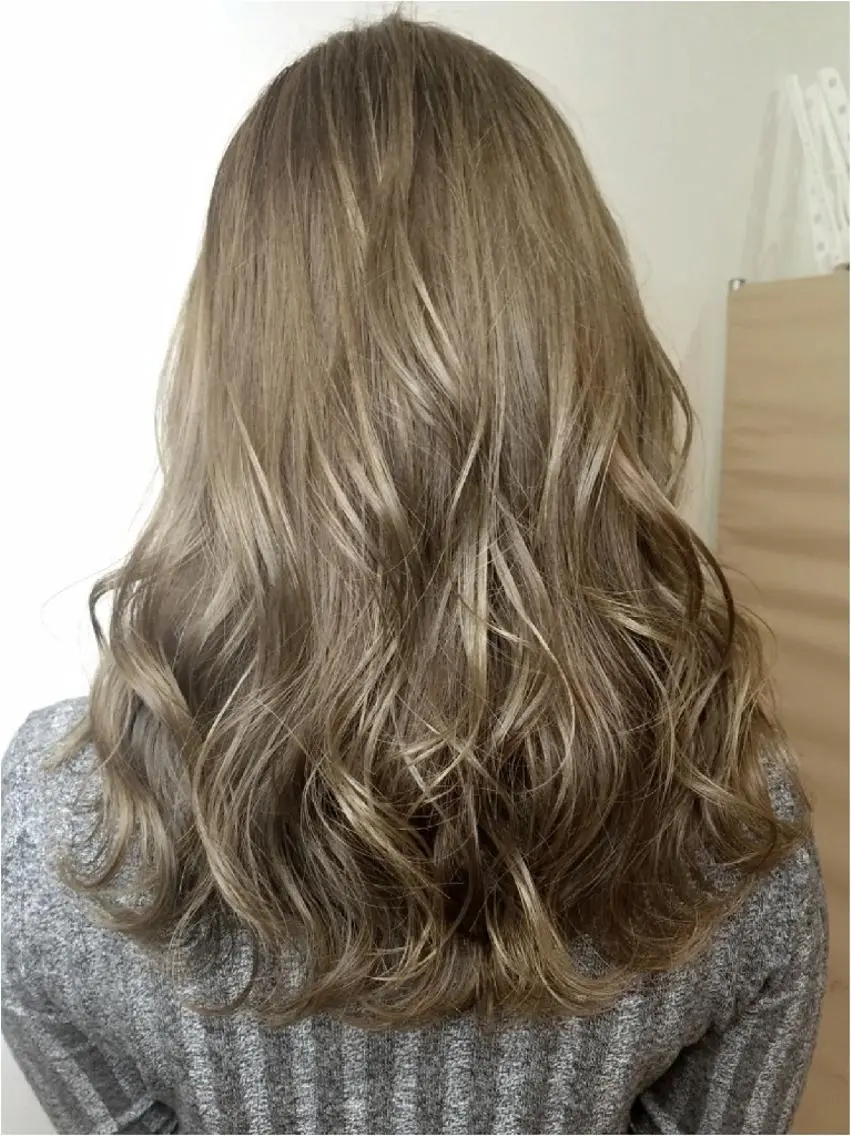 セミロング カラー ヘアアレンジ ブリーチ グレージュ イルミナカラー ブリーチなしカラー 【髪質改善美容師】t occa茨木篠原健太のヘアスタイル