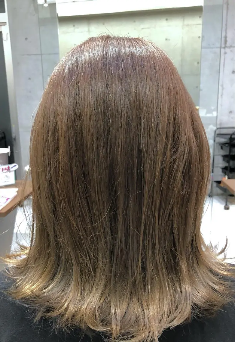 ミディアム カラー バレイヤージュ グラデーションカラー グレージュ レイヤーカット 大栗 佑也  髪質改善のヘアスタイル