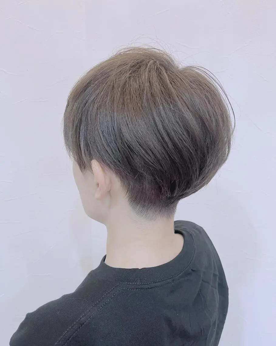 ショート カラー ダブルカラー ハイライトカラー インナーカラー ハイライト 髪質改善 justbeauty CiNQのヘアスタイル
