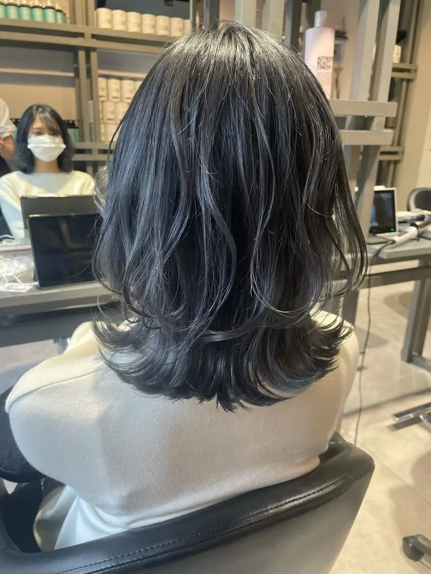 ミディアム カラー バレイヤージュ レイヤーカット ブリーチ👩🦳/ ✂︎MANAMIのヘアスタイル