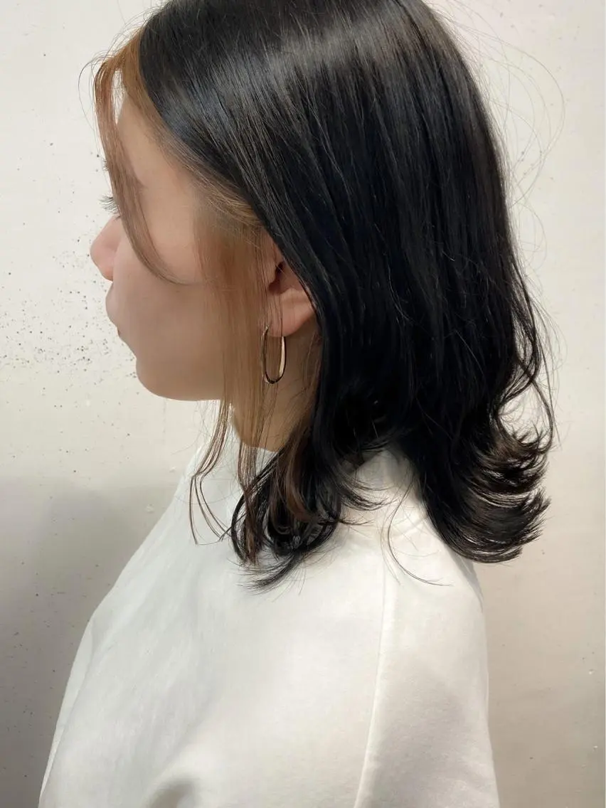 ミディアム カラー ミストバング イヤリングカラー  フェイスフレーミング ヘアカラー トリートメント ウルフカット レイヤーカット上柿のヘアスタイル