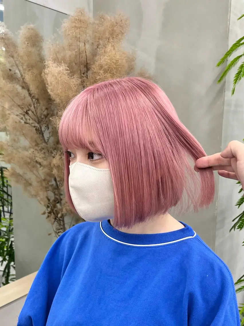 ミディアム イツク ⚡️ ルーツ/ハイトーンのヘアスタイル