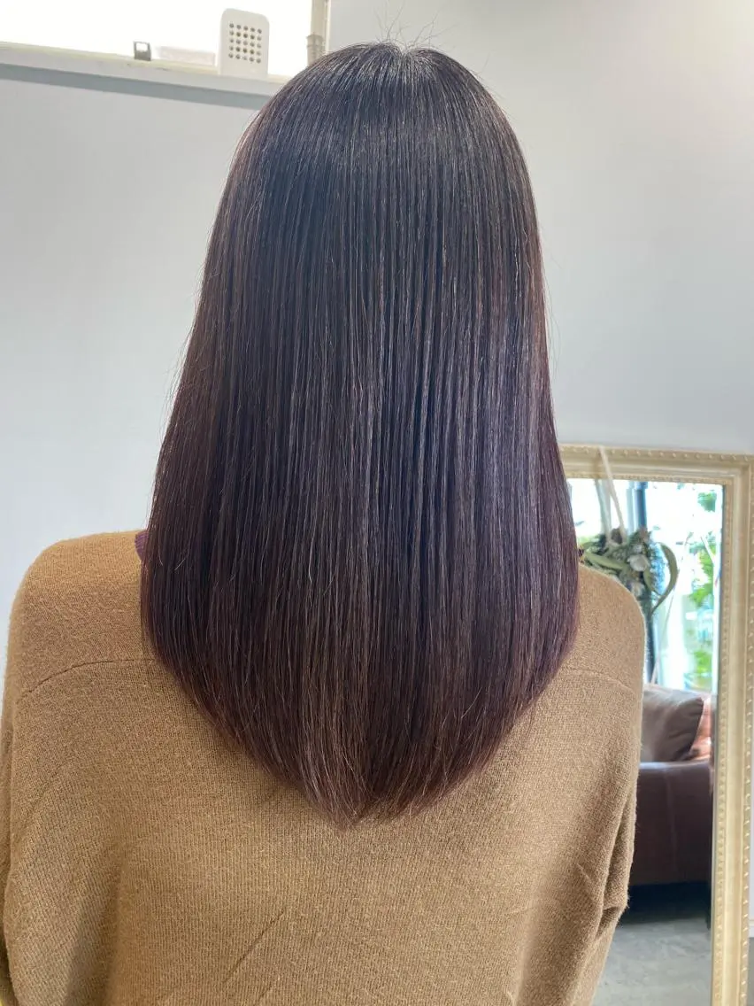 ロング カラー パーマ ロングレイヤー ブラウンカラー レイヤーカット ロング 縮毛矯正 沖田 舞衣のヘアスタイル