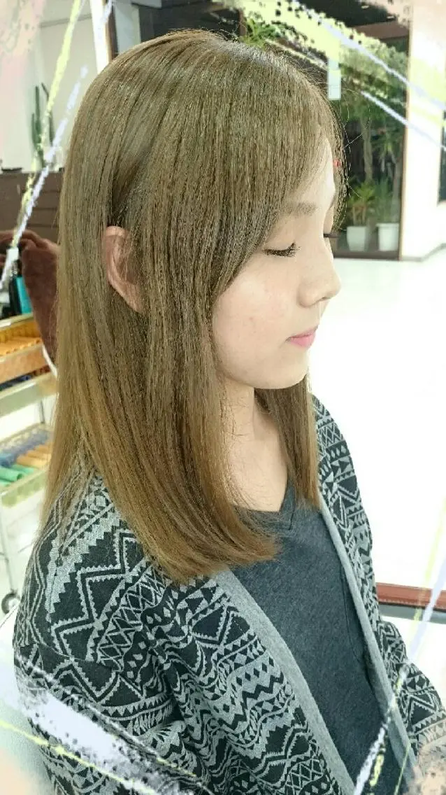 セミロング キンジョウ エナミのヘアスタイル