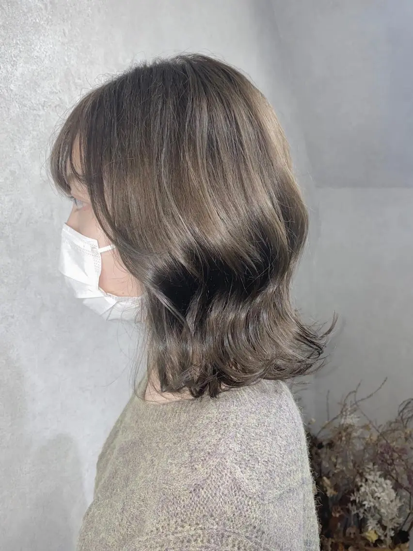 セミロング カット ヘアカラー トリートメント ＳＨＩ ＺＵのヘアスタイル