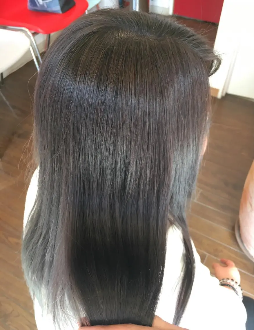 ロング カラー アッシュ ブリーチ ダブルカラー シルバー シルバーアッシュ カット ヘアカラー トリートメント GLAD 萩原のヘアスタイル