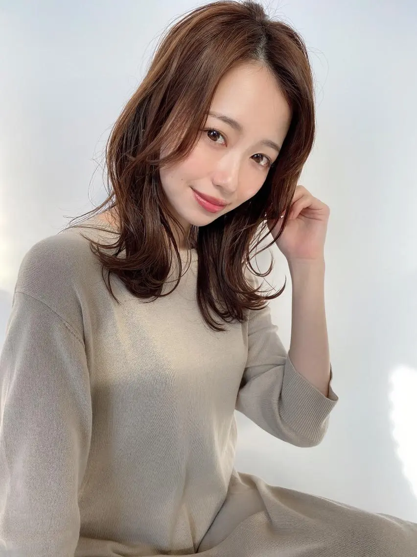 ミディアム カラー パーマ バレイヤージュ ブリーチ ケアブリーチ ダブルカラー ハイライトカラー ヘアカラー トリートメント 銀座✨レイヤーカット 顔まわり/坂本亜裟海のヘアスタイル