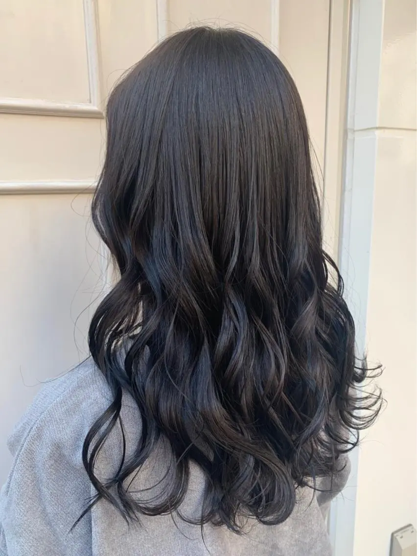 ロング カラー ダークグレー 🫟Blanco🫟 Color&Careのヘアスタイル