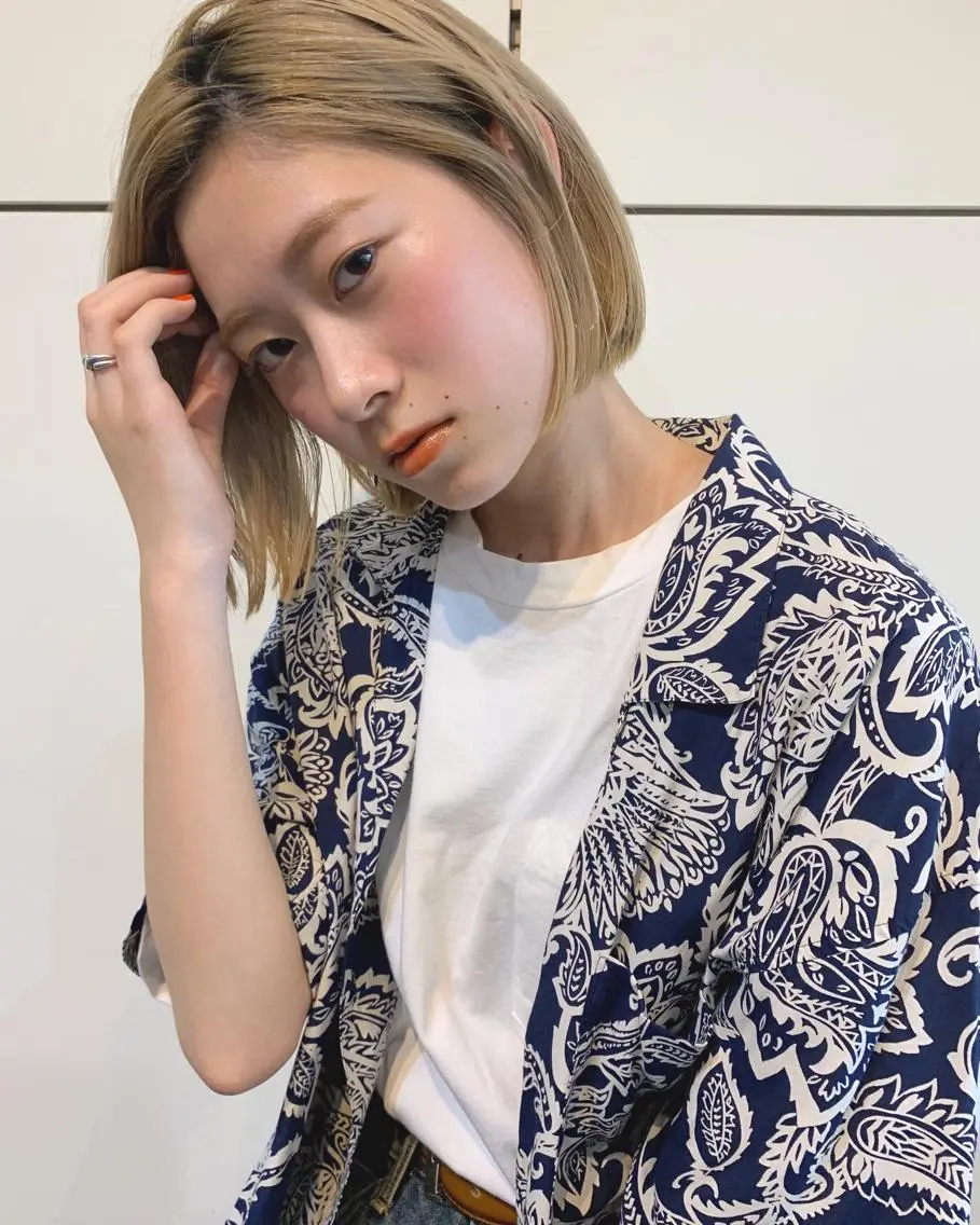 ミディアム カラー ハイトーンカラー 安達 俊亮のヘアスタイル