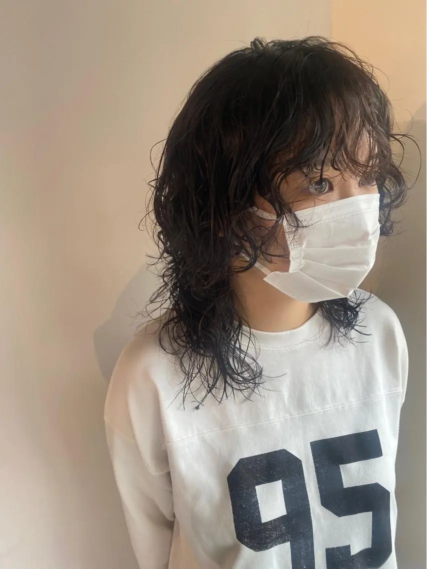 ミディアム パーマ ヘアアレンジ ミディアムパーマ ツイストスパイラルパーマ ボブ ハイライト 髪質改善 カット パーマ トリートメント Luana / 公式 / 大通のヘアスタイル