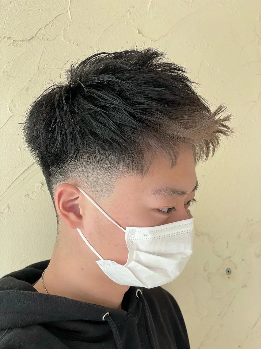 ショート カラー メンズ フェードカット モヒカン カット ヘアカラー メンズ特化/パーマ指 名No.1/百瀬太郎のヘアスタイル