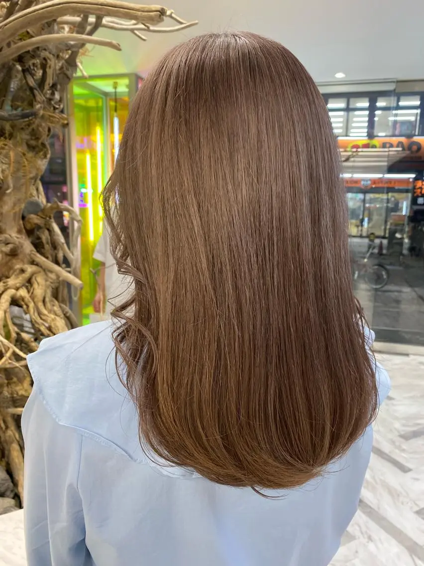 ロング ヘアカラー 透け感ベージュ /ミハルのヘアスタイル