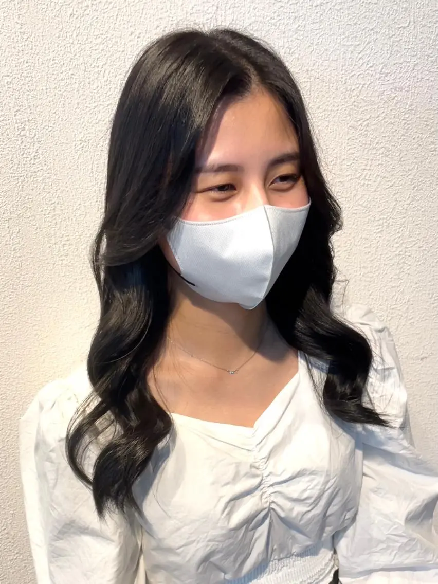 セミロング カラー 黒髪 ブルーカラー ブルーブラック ヨシンモリ チヒョ🦋 韓国hair🇰🇷のヘアスタイル