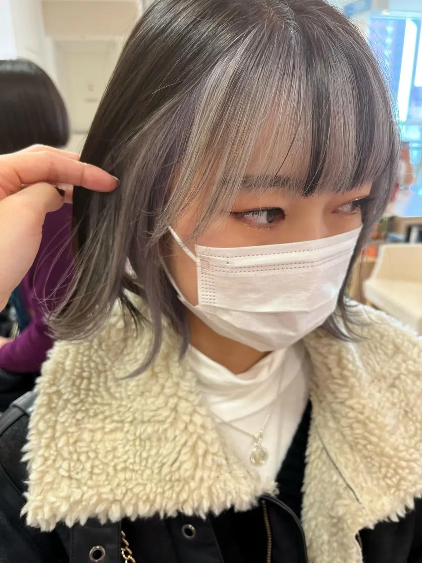 セミロング カラー 暖色/ブリーチカラー 🎀 M i k uのヘアスタイル