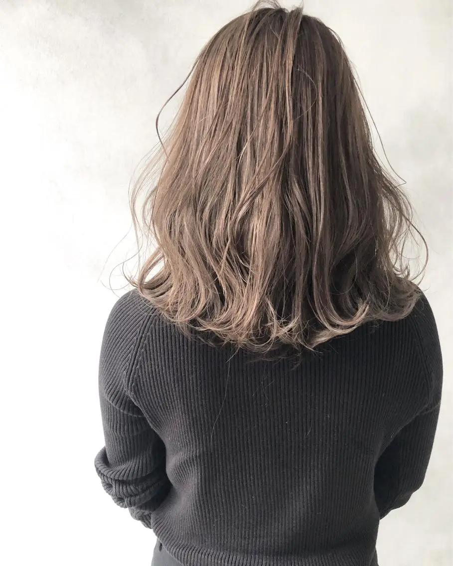 ミディアム 外国人風カラー ハイライト 小澤大輔 YOLO hairのヘアスタイル