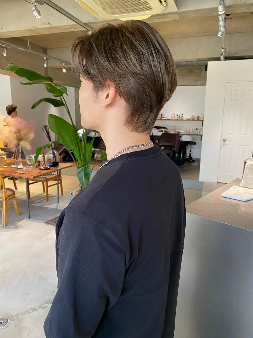 ショート メンズ センターパート 外国人風カラー 聖 来のヘアスタイル
