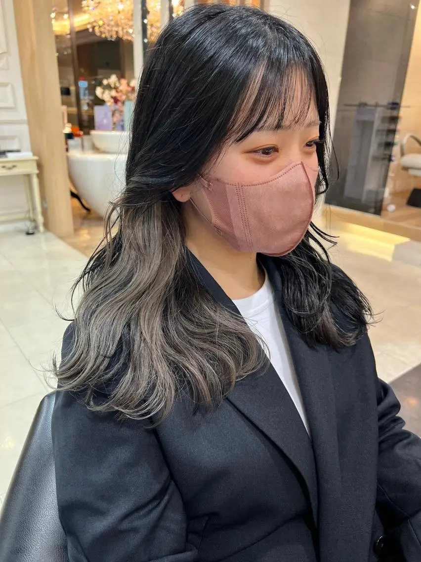 ロング 齋藤 尋真のヘアスタイル