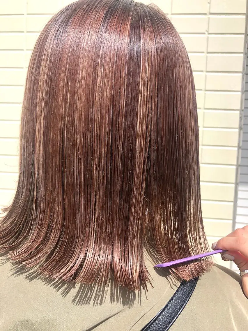 ミディアム ハイライト Kaede .のヘアスタイル