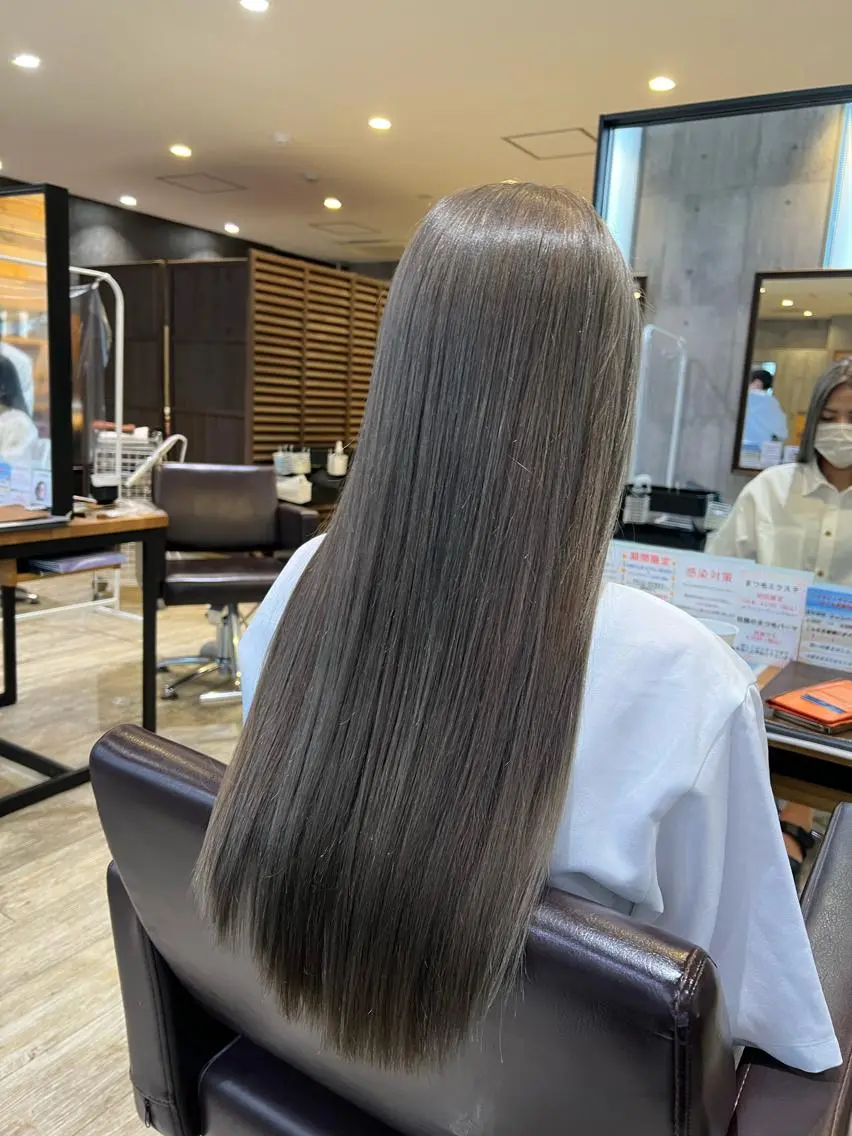 ロング ヘアカラー レイヤーカット TAIKIのヘアスタイル