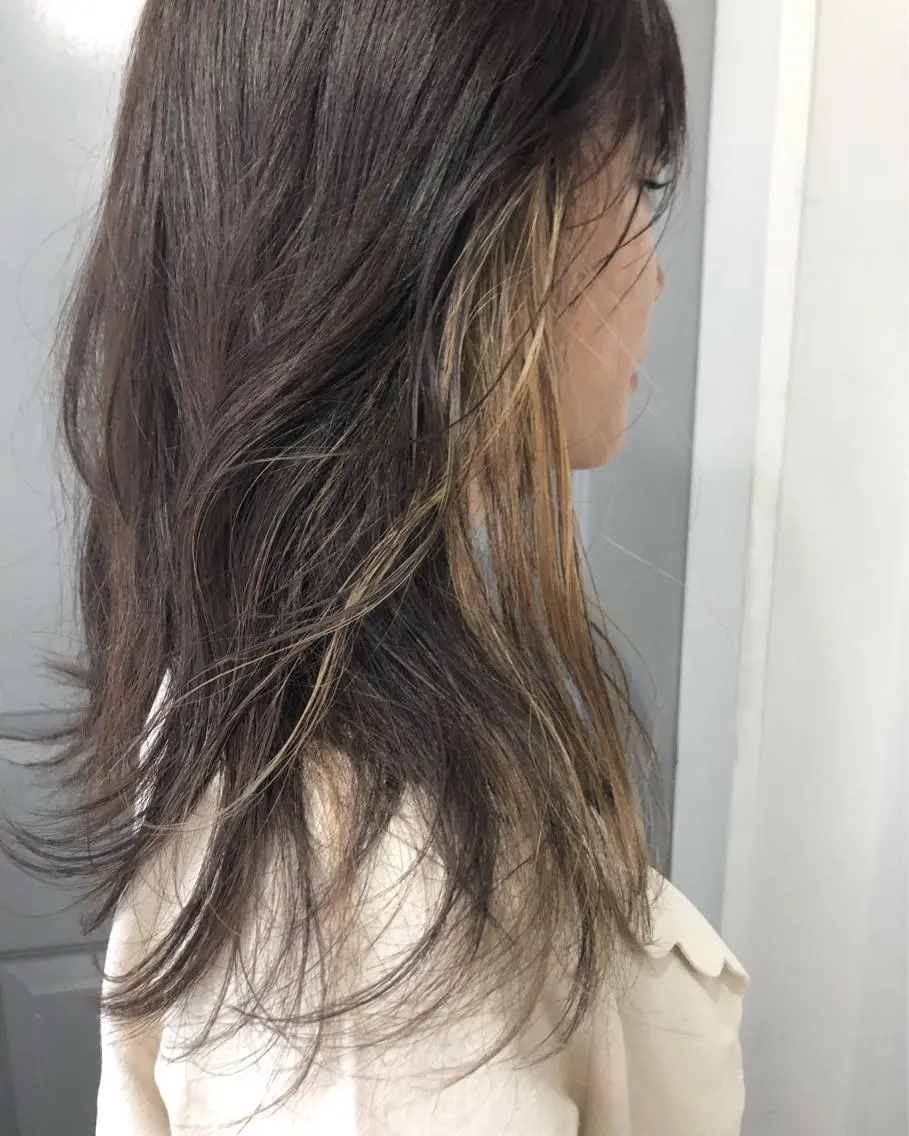 ロング カラー ハイライトカラー 顔周りカット ハイライト Pia ツボイ ケイタのヘアスタイル
