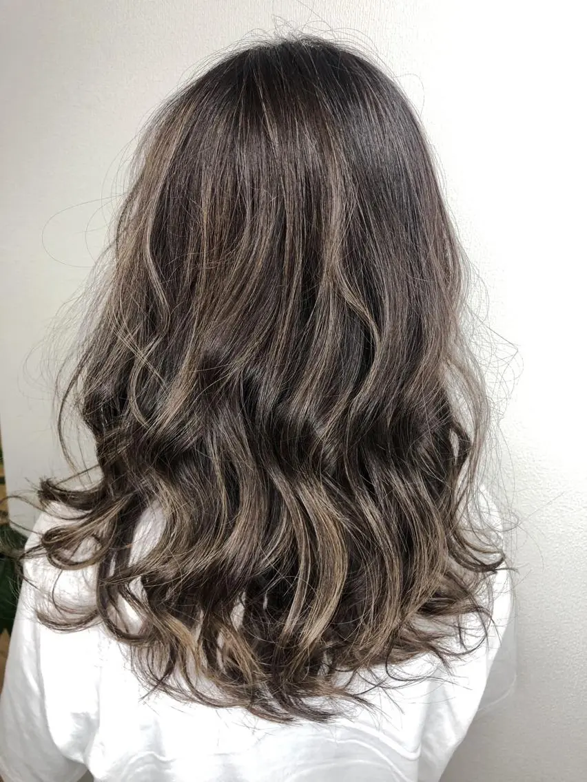 セミロング 髪質改善ayame 横山諒のヘアスタイル