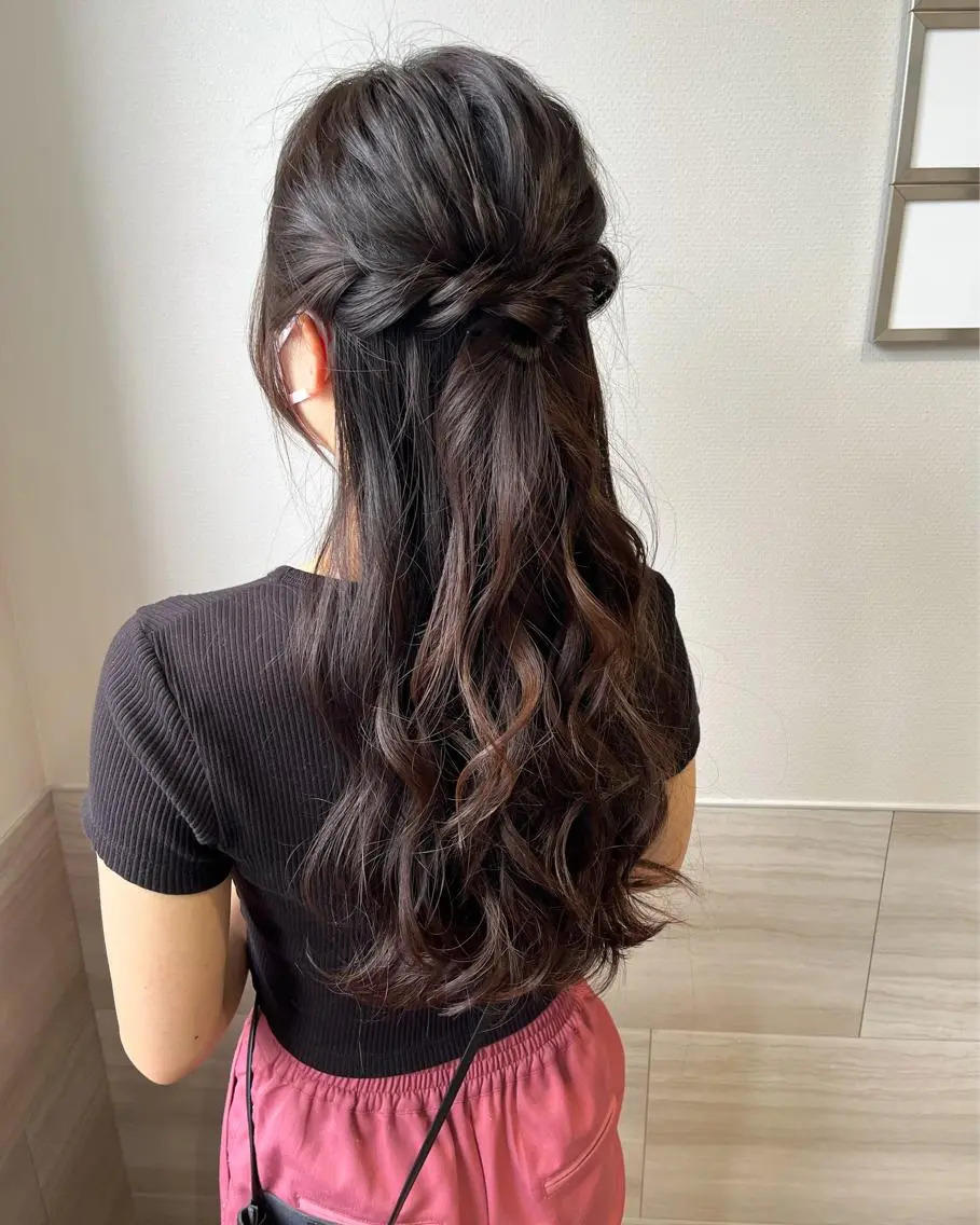 ロング ヘアアレンジ ハーフアップ tomida yukiの眉毛・アイブロウイメージ
