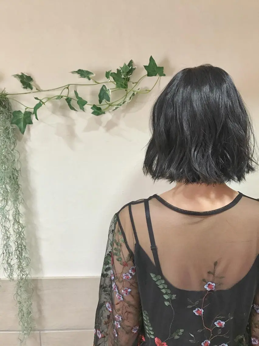 ショート カラー 🪐脱白髪染め 🪐松尾菜々美のヘアスタイル