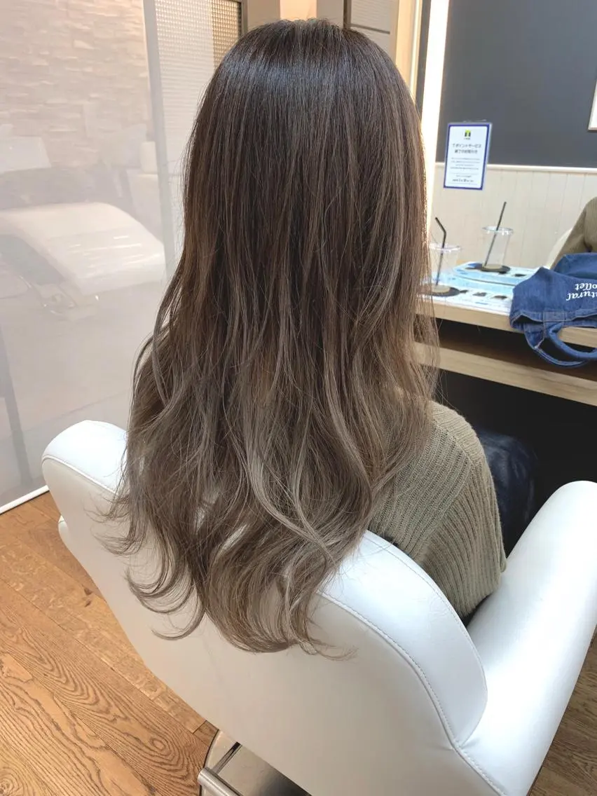 セミロング カラー 奈良 優輝のヘアスタイル