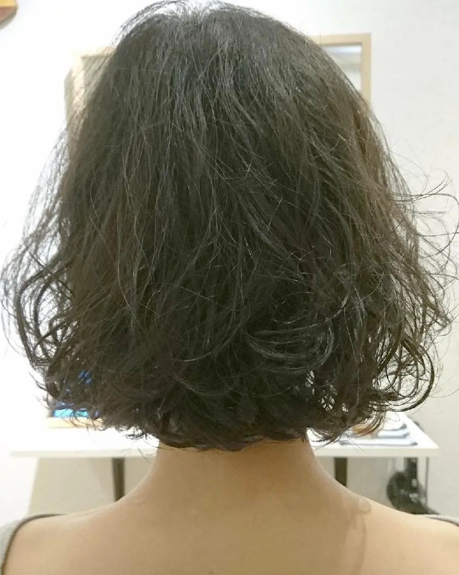 ショート パーマ 切りっぱなしボブ ボブ ニュアンスパーマ カット パーマ 忙しい大人向け ショート✨️井上雄輝のヘアスタイル