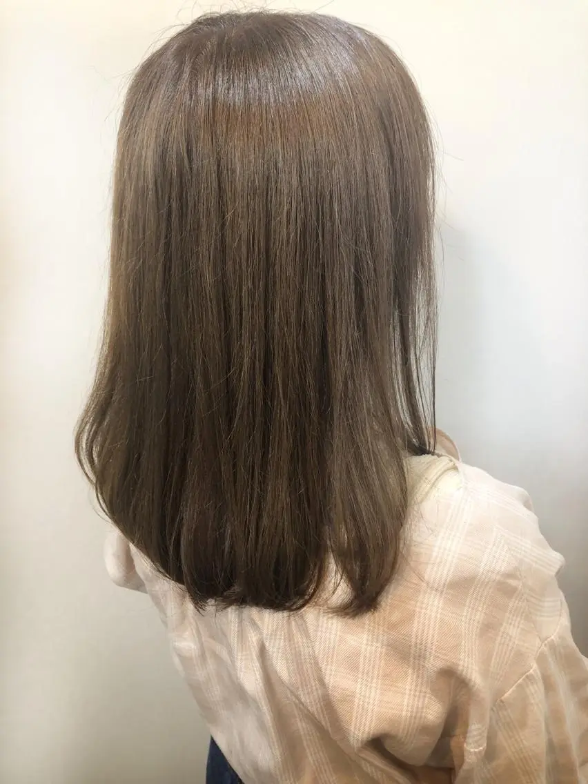 ミディアム カラー アッシュ ベージュカラー 女性リピ90%🍨 🩷佐藤みずきのヘアスタイル