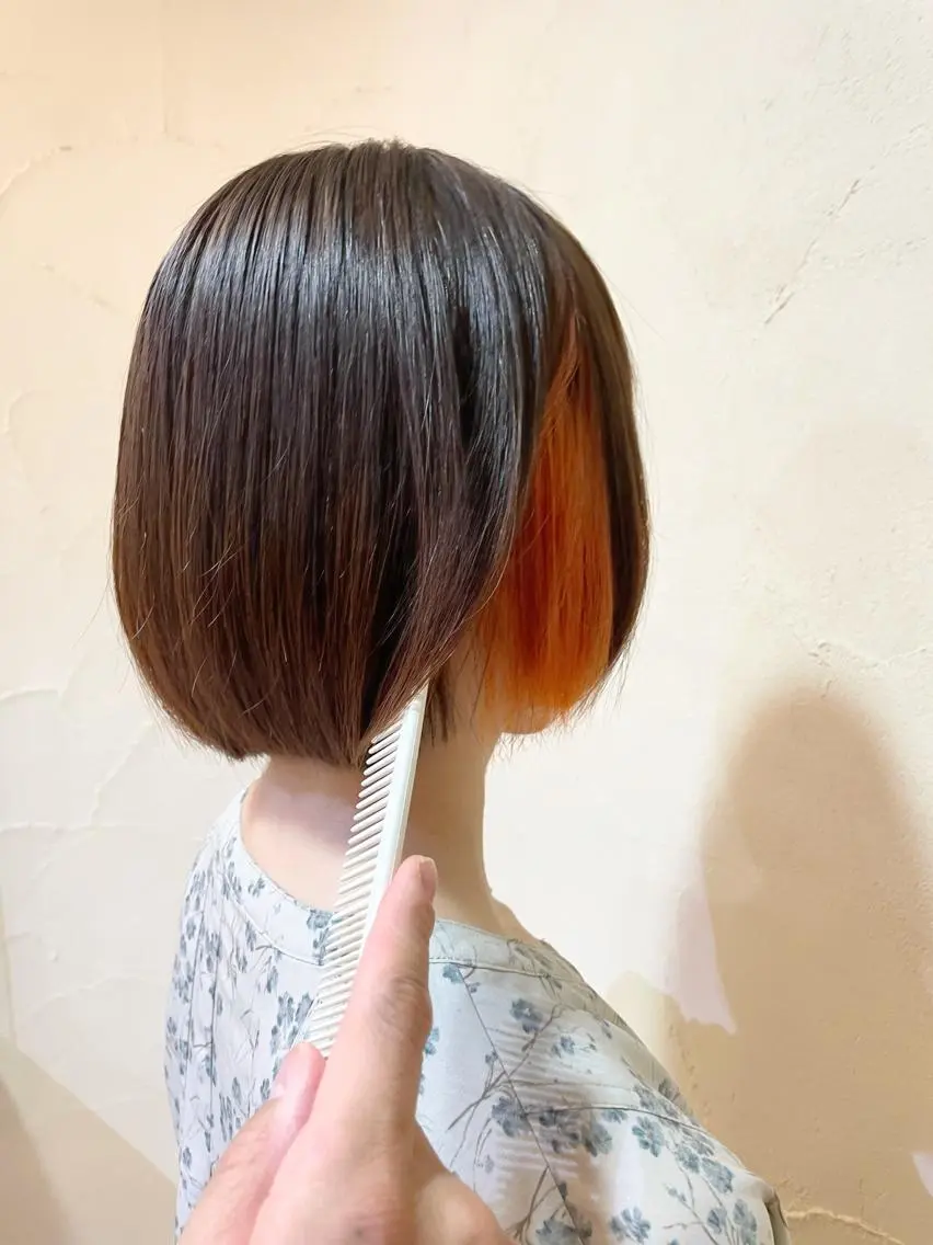 ショート カラー ヘアアレンジ イヤリングカラー インナーカラー オレンジ ボブ 髪質改善 カット ヘアカラー トリートメント 秋山 幸太のヘアスタイル