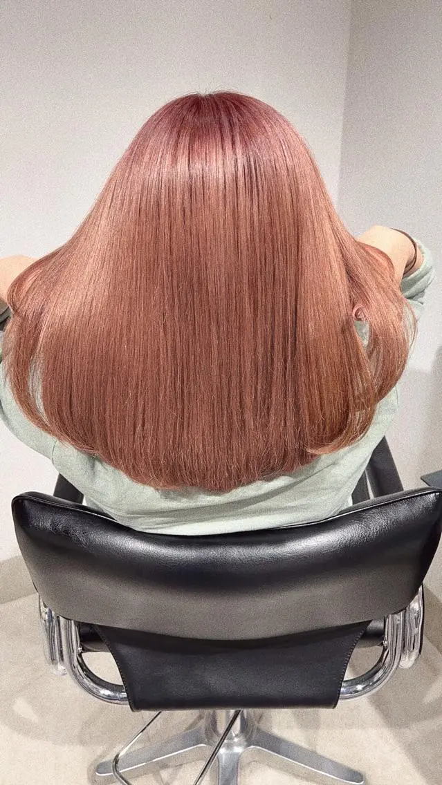 ロング カラー ブリーチ ピンクカラー カット ヘアカラー トリートメント スキバサミを使わない カット🌼唯🌼のヘアスタイル
