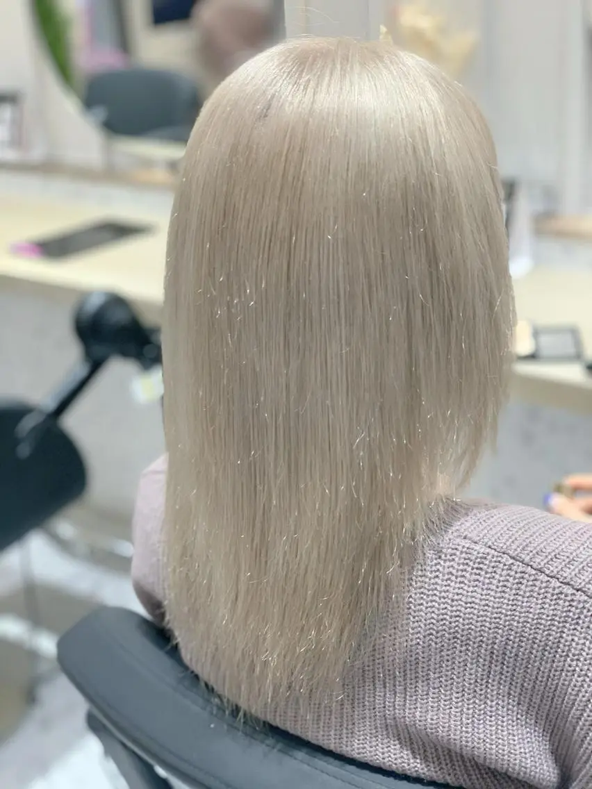 ミディアム カラー ヘアアレンジ ベージュカラー ダブルカラー ハイトーンカラー ミルクティーベージュ ホワイトベージュ カット ヘアカラー トリートメント 髪質改善×ハイトーン 中田啄也のヘアスタイル