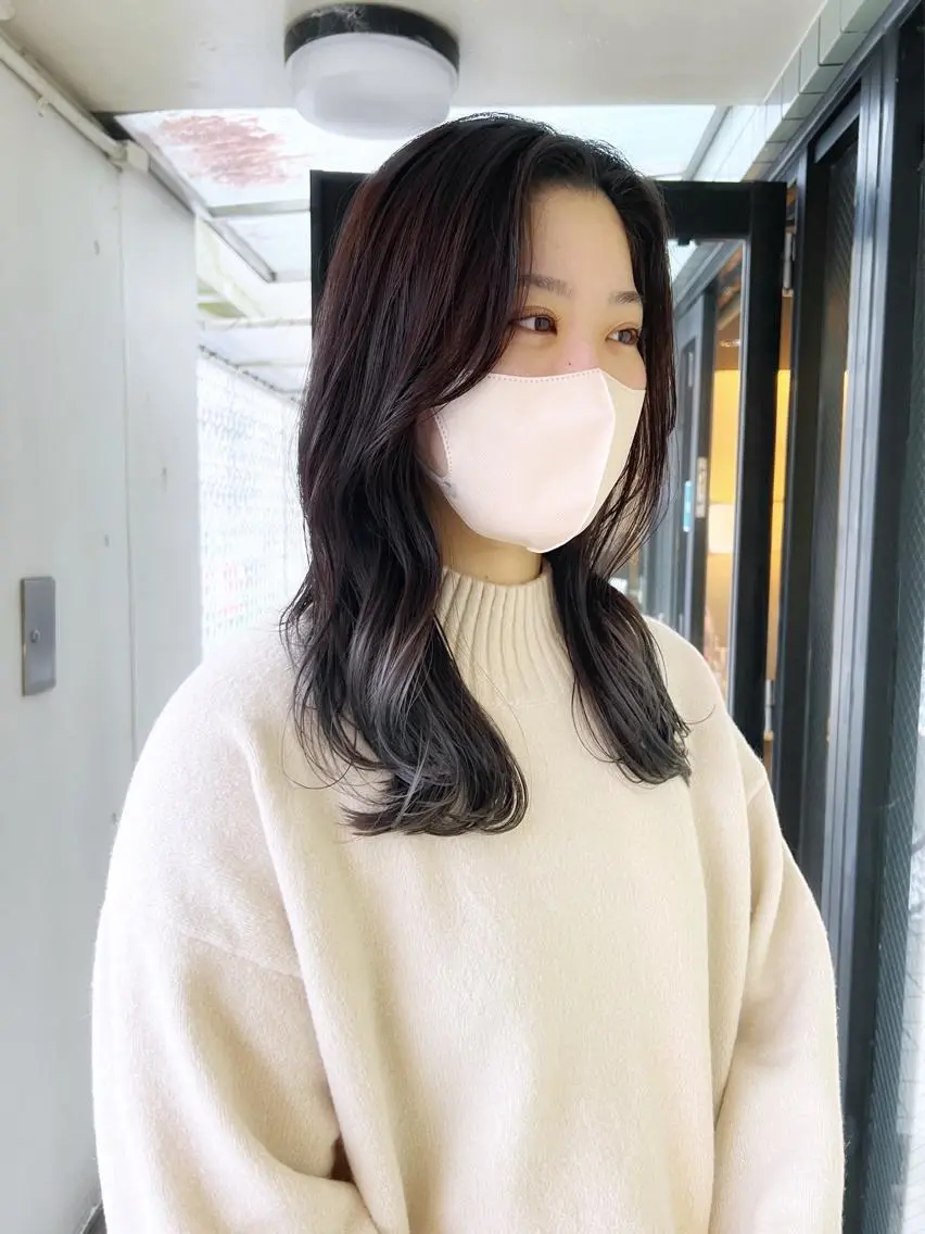 ロング カラー グラデーションカラー ロング カット ヘアカラー トリートメント 進 詩織のヘアスタイル