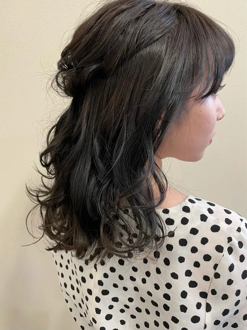 セミロング ヘアアレンジ ハーフアップ ヘアセット 沢田 瞳のヘアスタイル