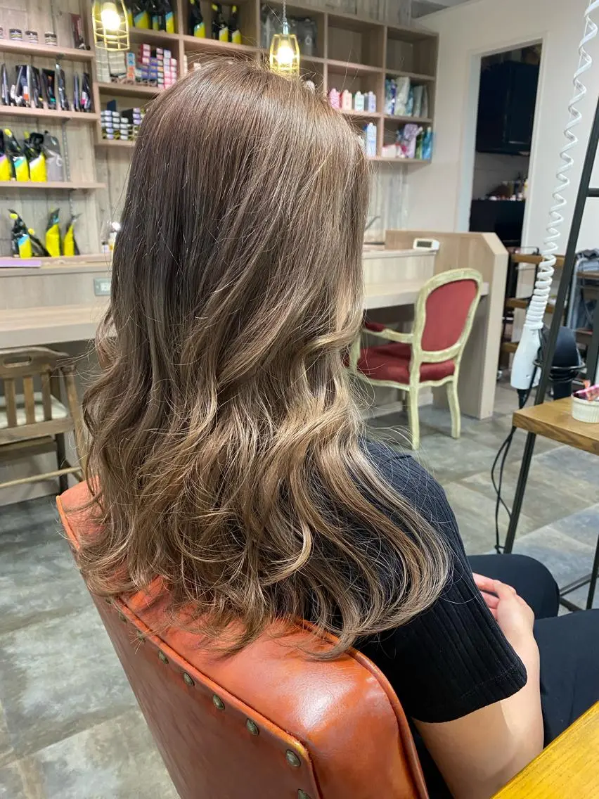 セミロング ハイトーンボブ Mizuki.のヘアスタイル