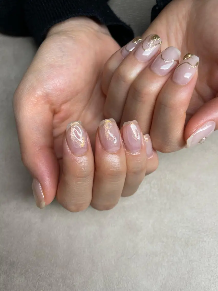 ネイル ニュアンスネイル ハンドネイル フットネイル with hues AYAのネイルデザイン