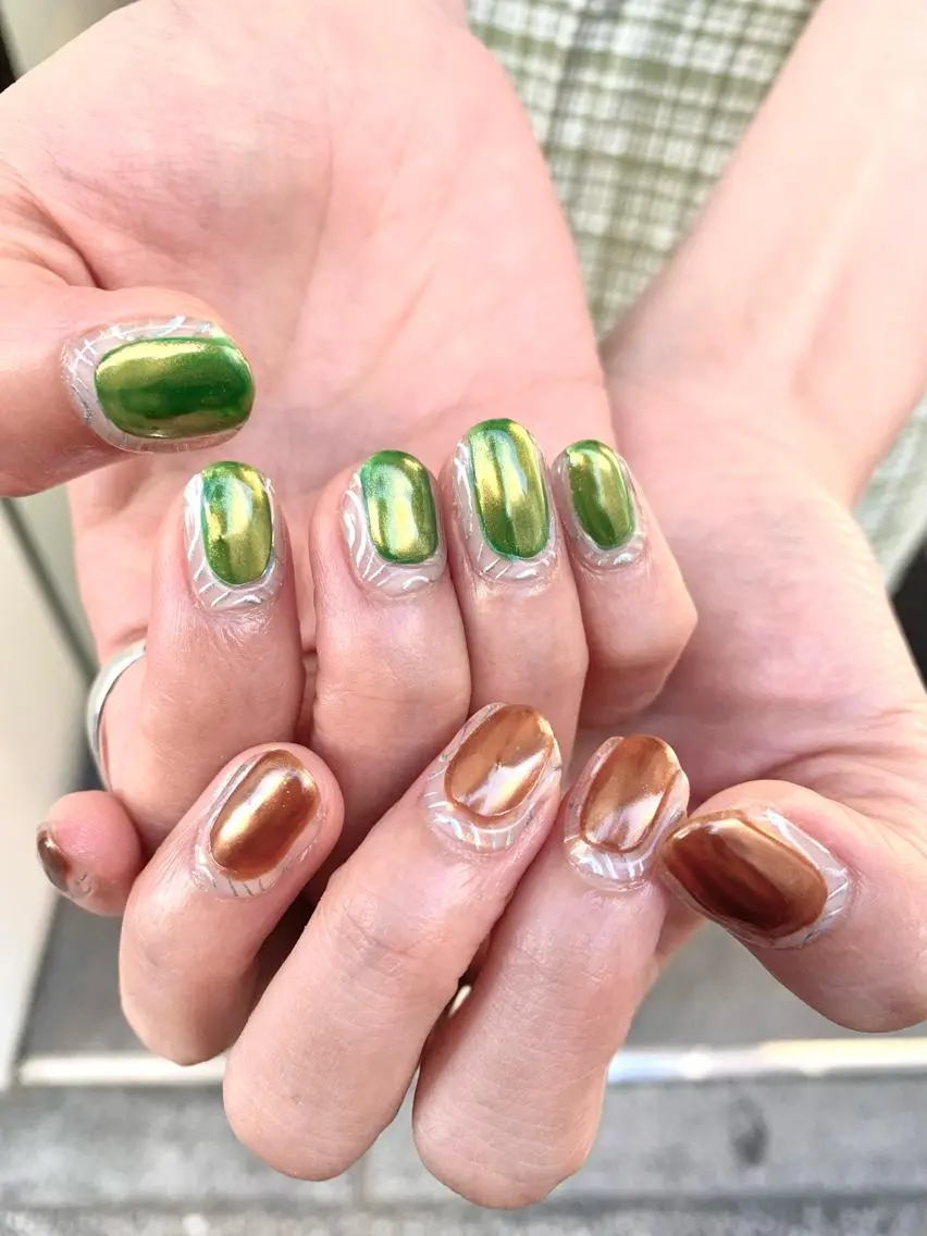 ネイル ミラーネイル ぷっくりネイル Kureha/ネイル トレンドヘアのマツエク・マツパデザイン