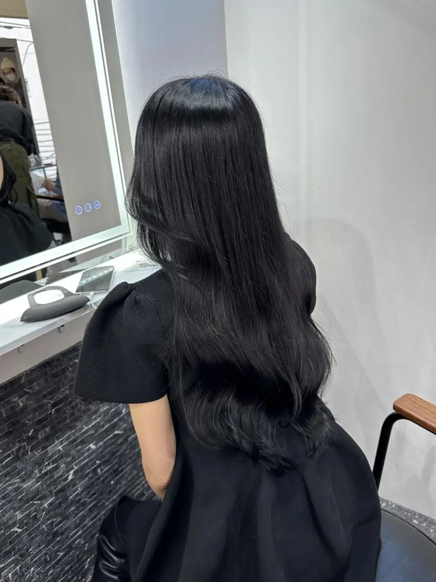 ロング カラー 透明感カラー 顔まわりレイヤー 韓国風ヘア レイヤーカット ロング カット ヘアカラー トリートメント 要プライベートサロン vert🌿マルイ裏のヘアスタイル