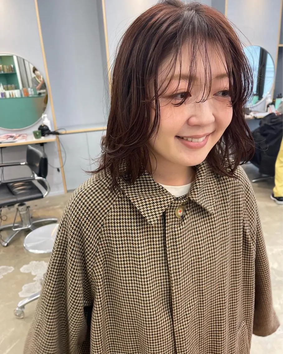 ショート カラー カット ヘアカラー トリートメント 💓パーマ，💗 レイヤーカットのヘアスタイル