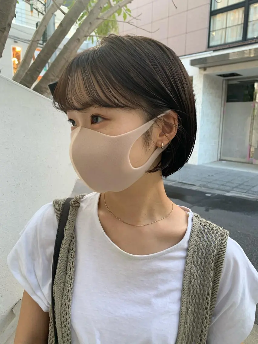 ショート カラー ネイル ハイトーンボブ 前田 表参道　グレージュのヘアスタイル