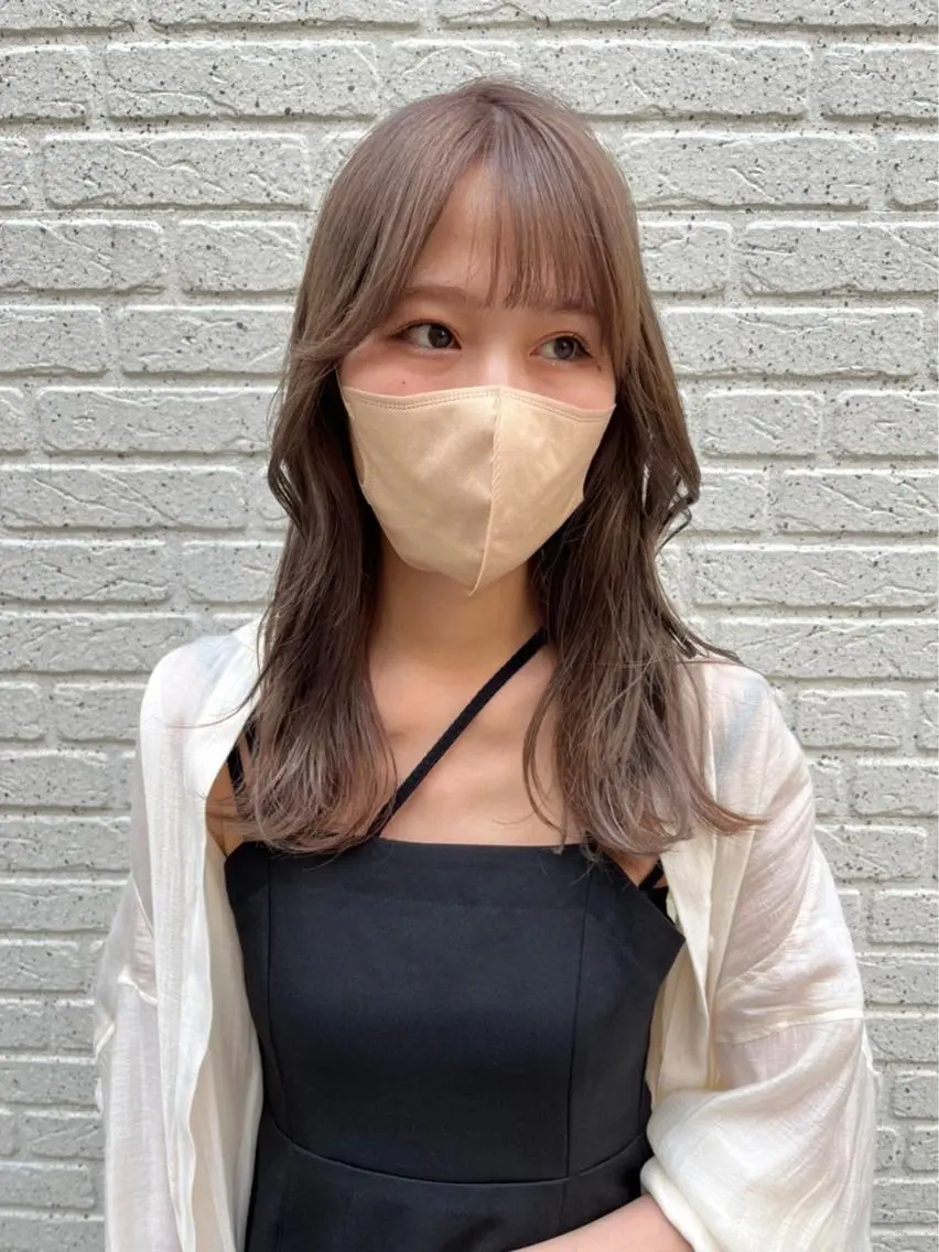 ロング カラー ベージュカラー ミルクティーベージュ . AYUKAのヘアスタイル