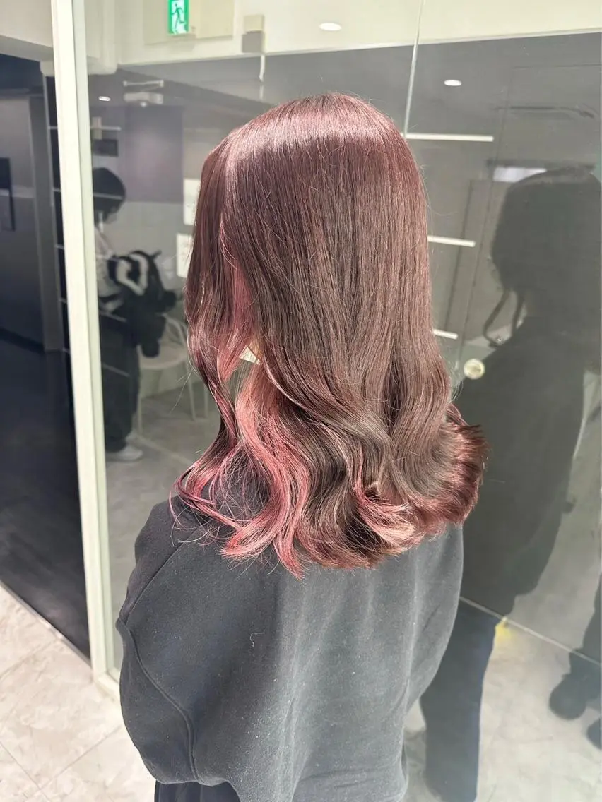 ロング カラー パーマ ヘアアレンジ メンズ キッズ ネイル マツエク・マツパ アイブロウ 韓国系🇰🇷🩶 艶暗髪/MEIのヘアスタイル