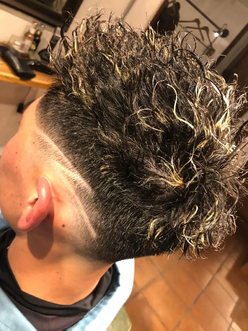 ショート カラー パーマ メンズ メンズハイライト ハイライトカラー ハイライト 冨士川 英樹のヘアスタイル