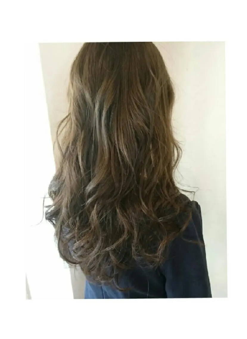 ロング カラー ベージュカラー RU RIのヘアスタイル