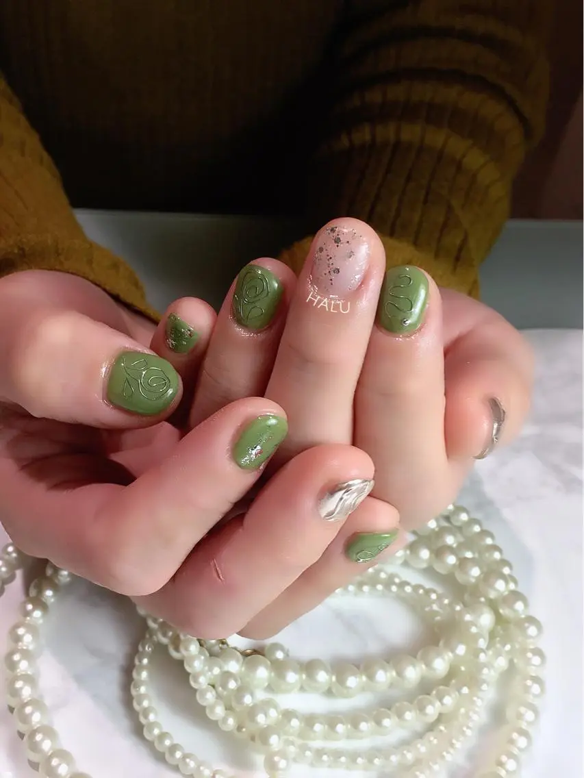 ネイル ミラーネイル HALU ハルのネイルデザイン