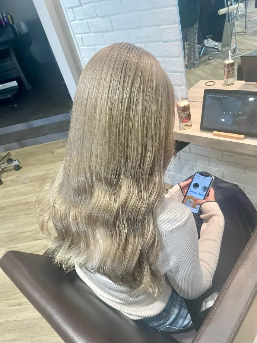 ロング 前田 菜奈子のヘアスタイル