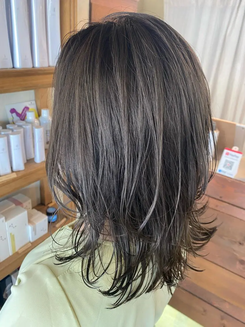 ミディアム カット ヘアカラー クドウ タイキのヘアスタイル