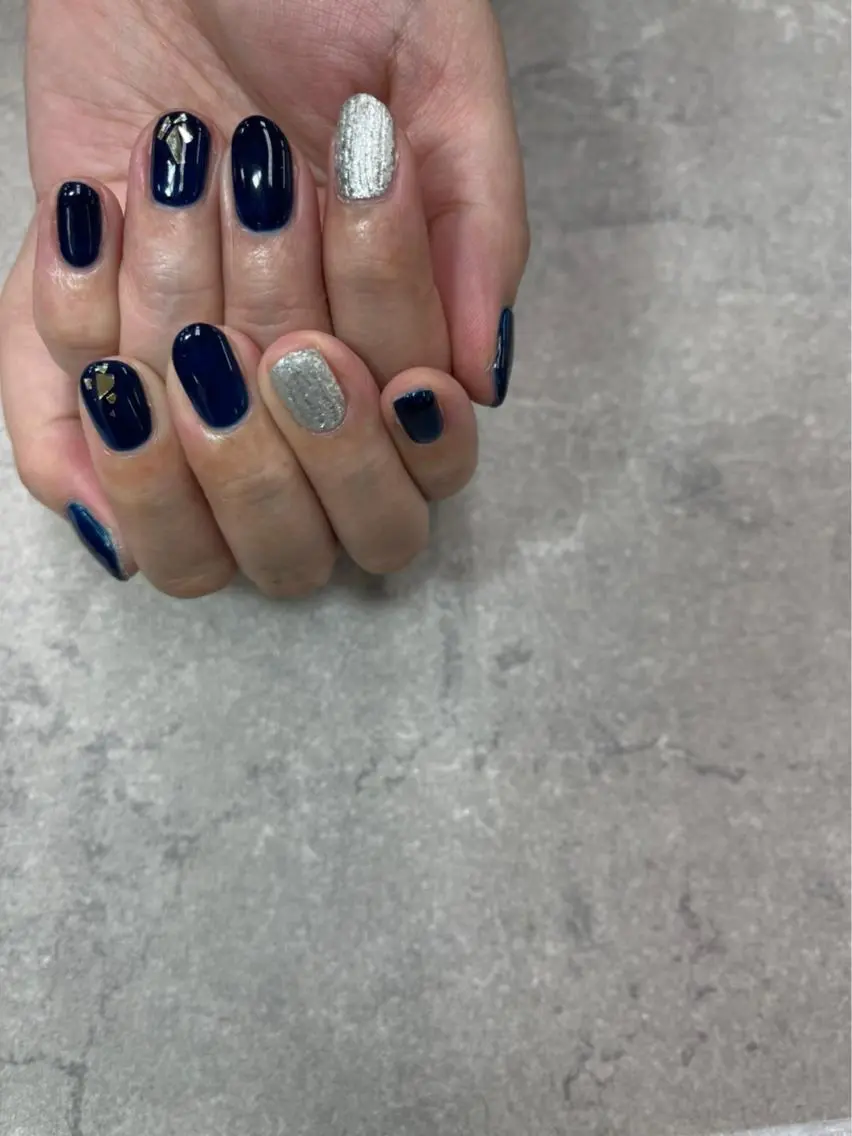 ネイル ネイビー ワンカラーネイル シルバー ハンドネイル FASTNAIL PLUS 新宿店のネイルデザイン