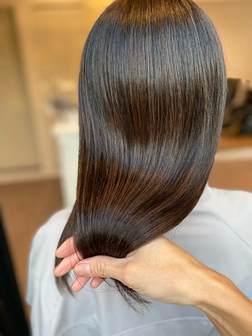 ロング 酸性ストレート カット トリートメント 成松 勇治のヘアスタイル
